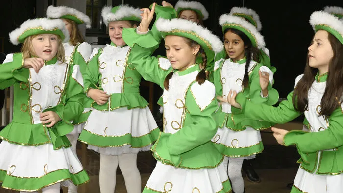 Die Kinder der Volksschule Steinfeld stellen mit Begeisterung die Kindergarde.