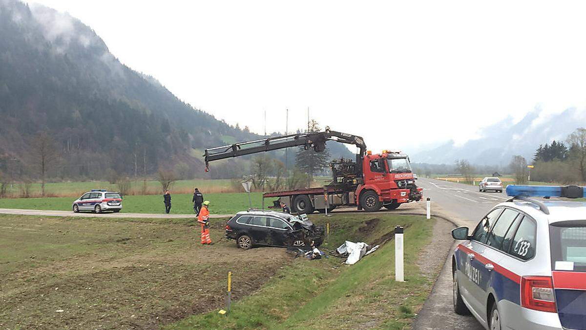 Nach der Bergung wurden die Verletzten in die Krankenhäuser nach Lienz und Spittal eingeliefert.