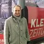 Bergbahnen-Geschäftsführer Johann Kleinhofer vor der „Kleine Zeitung“-Gondel 