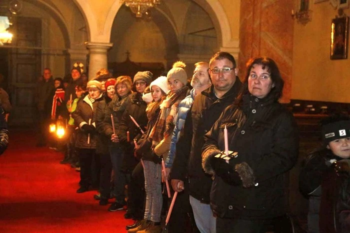 Ausgangspunkt für die Laternen- und Fackelwanderung am dritten Adventsonntag bildete die Pfarrkirche...
