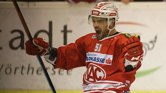 KAC-Verteidiger Kevin Kapstad erzielte einen Treffer selbst und bereitete den 3:3-Ausgleich mustergültig vor