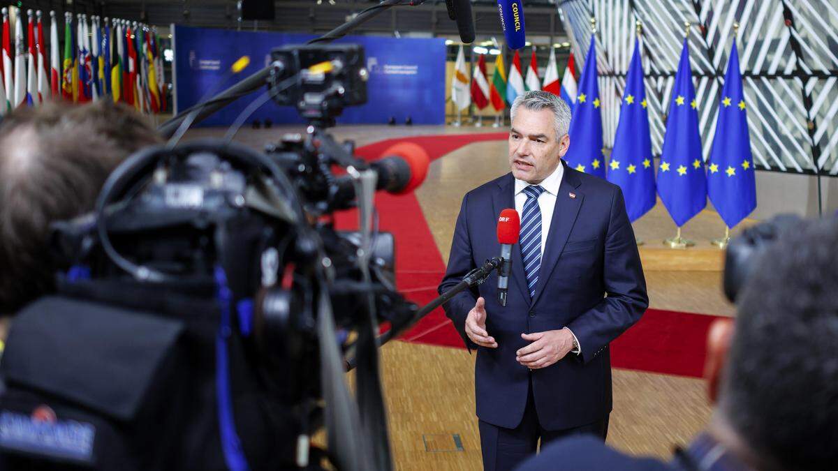 Bundeskanzler Karl Nehammer beim Gipfel in Brüssel:  „Keine  Fantasien von Waffenstillstand oder Feuerpausen“