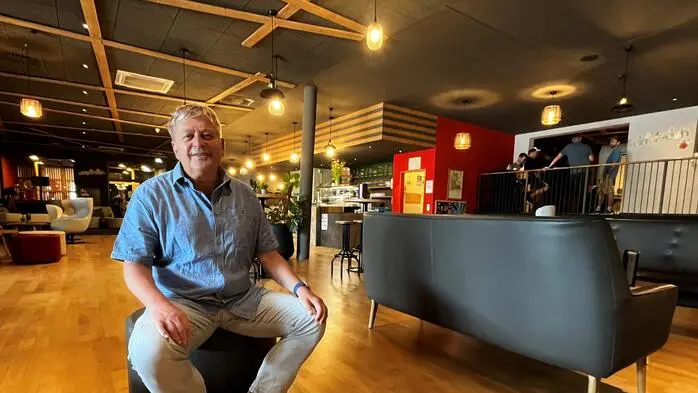 Jufa-Chef Gerhard Wendl im Hotel in Weiz