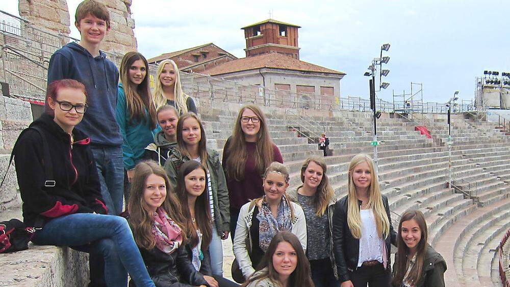 Die Schüler der vierten HAK-Klassen in Verona