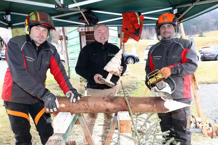 Von der Forstliche Ausbildungsstätte Ossiach waren von Links: Ewald Meislitzer,Direktor Johann Zöscher und Friedrich Husu dabei!