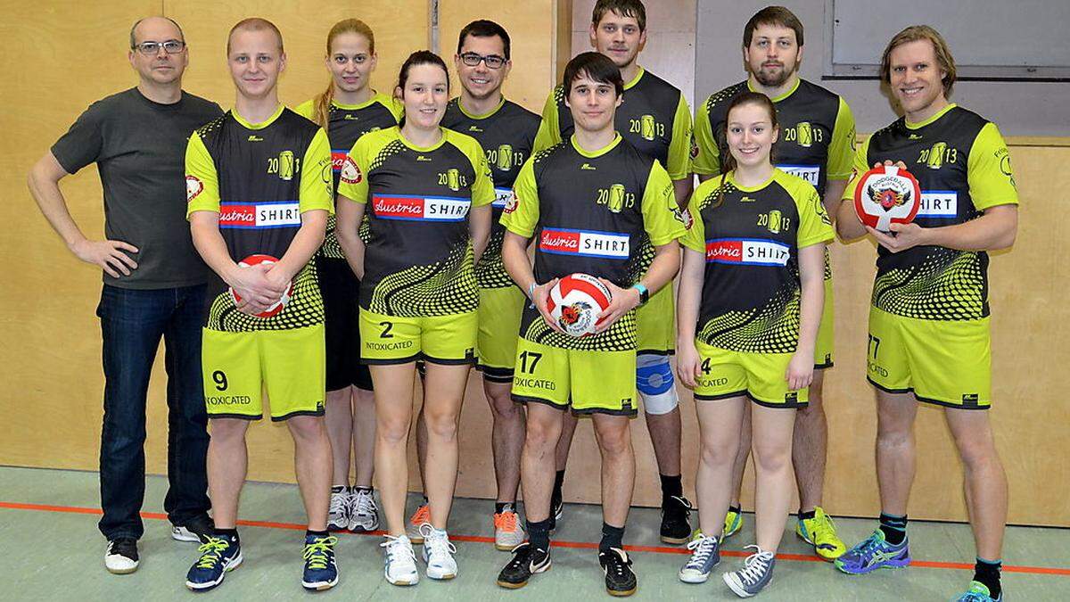 Bernhard Skof (rechts) mit Spielern des Dodgeball-Teams aus Herzogenburg