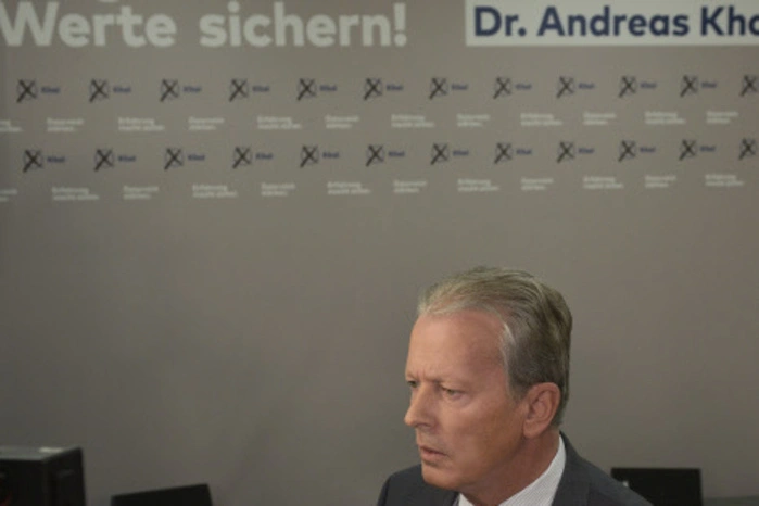Reinhold Mitterlehner, (noch) ÖVP-Chef und Vizekanzler, gab Durchhalteparolen aus. 