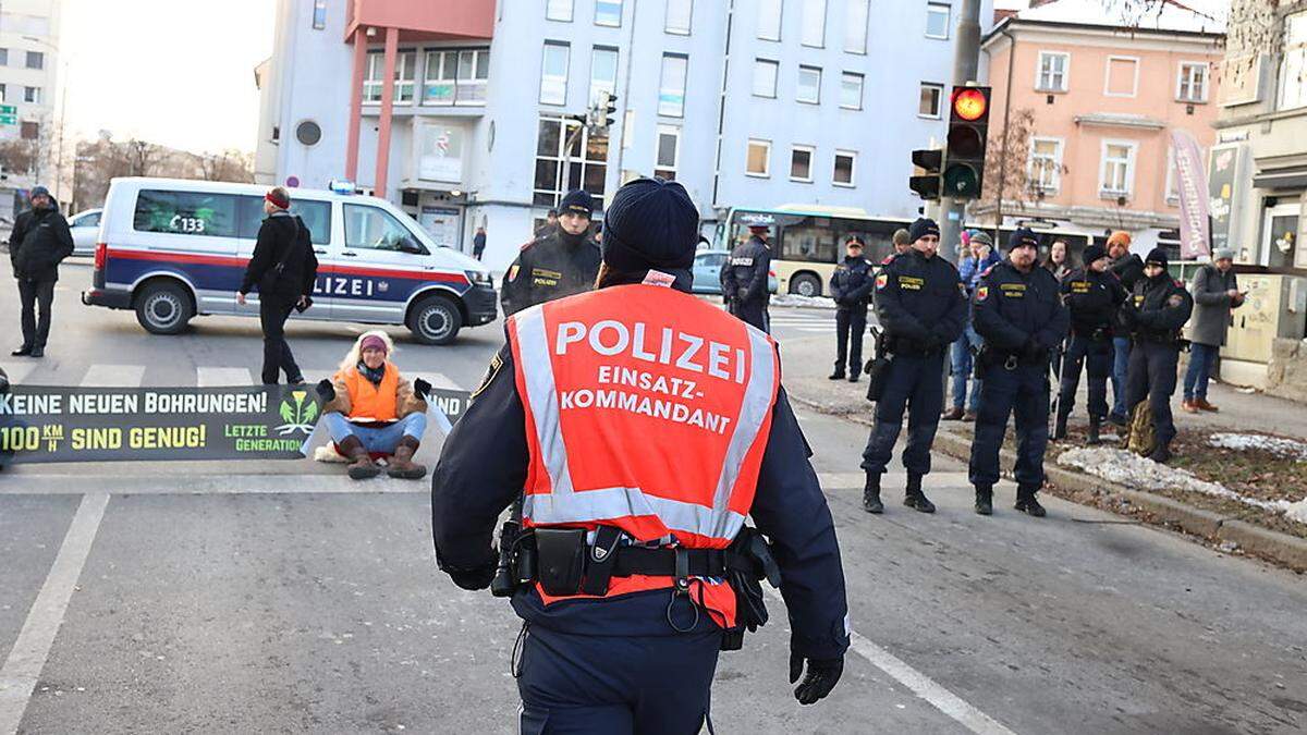 Die Polizei war mit einem enorm großen Aufgebot im Einsatz