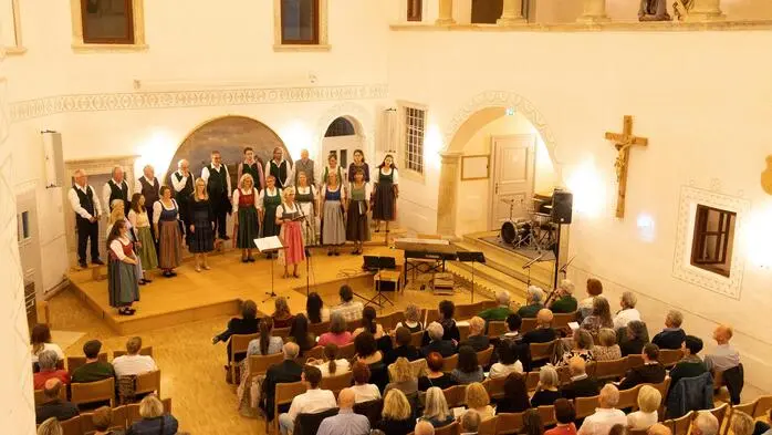 Am Samstag, dem 25. April lud der Singkreis Grafendorf zum traditionellen Schlosskonzert nach Kirchberg am Walde. 