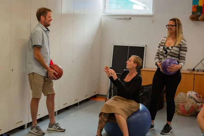 Spaß in der Klasse und mit den Lehrenden gehört zum Schulalltag mit dazu 