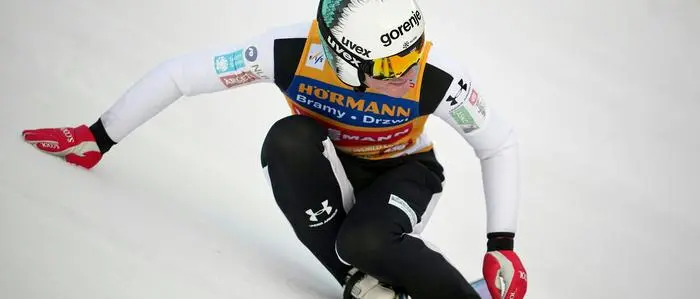 ABD0159_20260104 - INNSBRUCK - ÖSTERREICH: Domen Prevc (SLO) am Sonntag, 4. Jänner 2026, während des 2. Durchgangs auf der Bergisel-Schanze in Innsbruck anl. der Vierschanzentournee 2025/2026. - FOTO: APA/GEORG HOCHMUTH