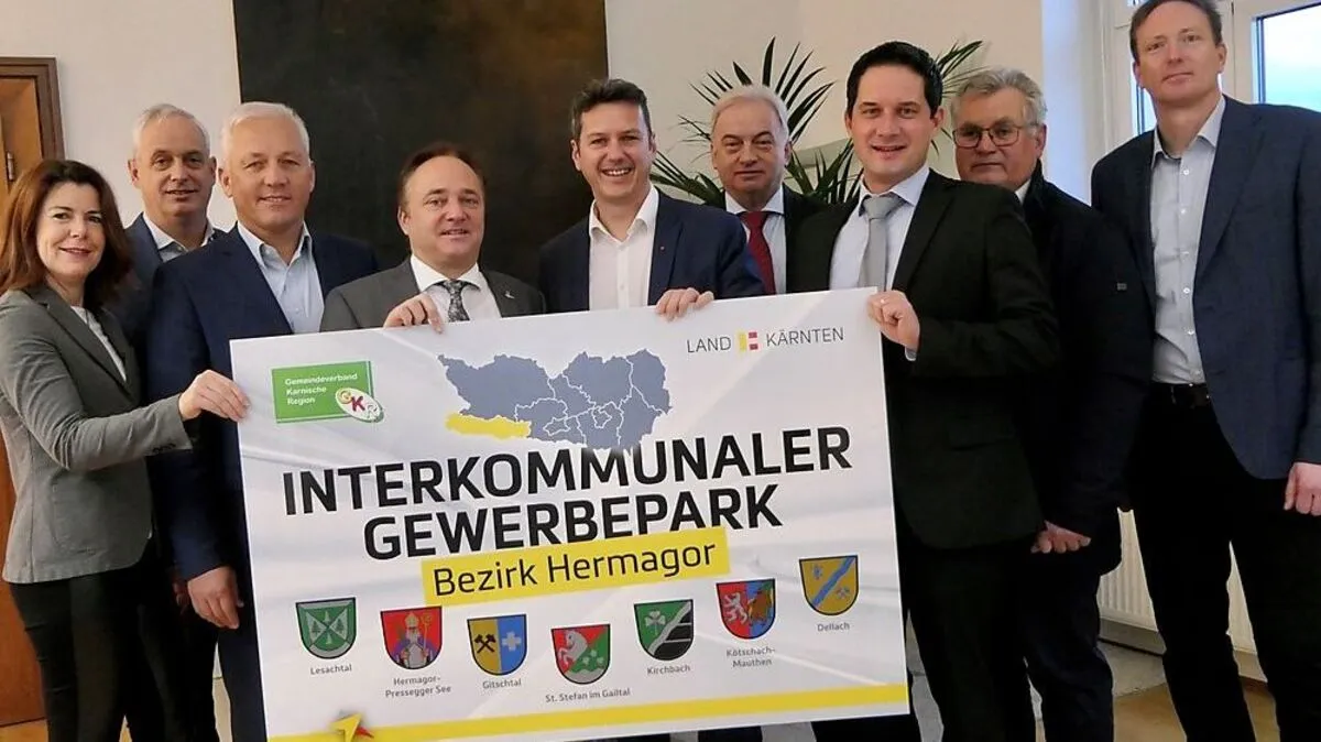 Sandra Venus (KWF), Hermann Jantschgi (Kirchbach), Walter Hartlieb (Kötschach), Siegfried Ronacher (Hermagor), Daniel Fellner, Heinz Pansi (Bezirkshauptmann Hermagor), Ronny Rull (St. Stefan im Gailtal), Johann Windbichler (Lesachtal), Christian Müller (Gitschtal). 