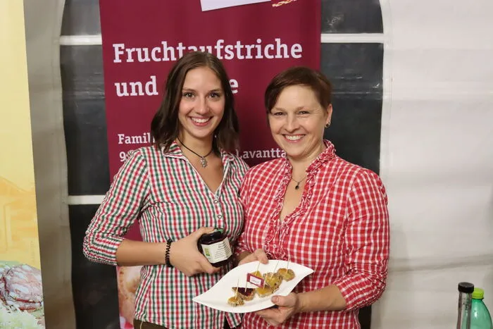 Klicken Sie sich durch die Bilder des Abendshopping im Lagerhaus Bad St. Leonhard.