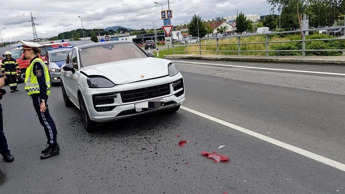 Zwei Frauen wurden bei einem Auffahrunfall am Mittwochnachmittag leicht verletzt