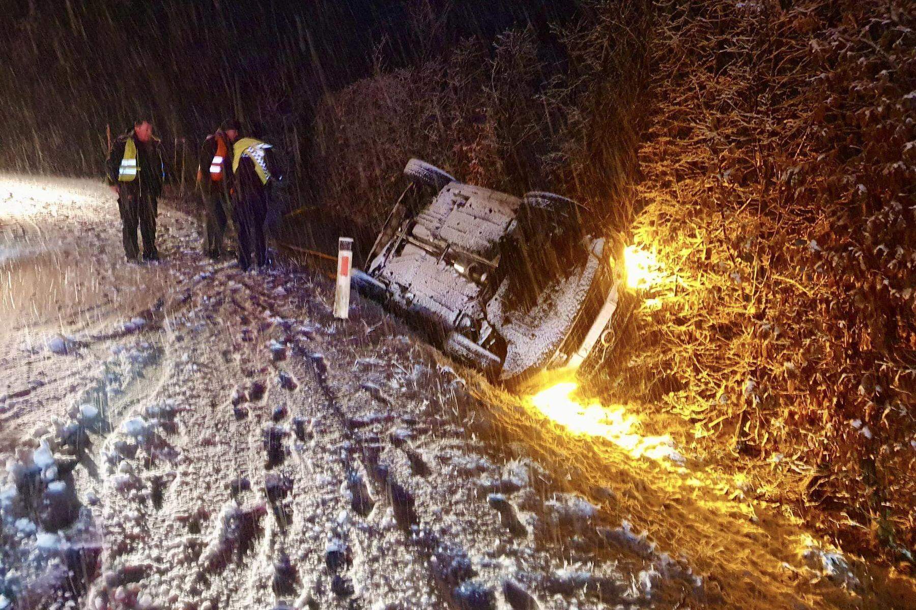 Zahlreiche Unfälle | Jetzt herrscht Schneechaos auf Kärntner Straßen