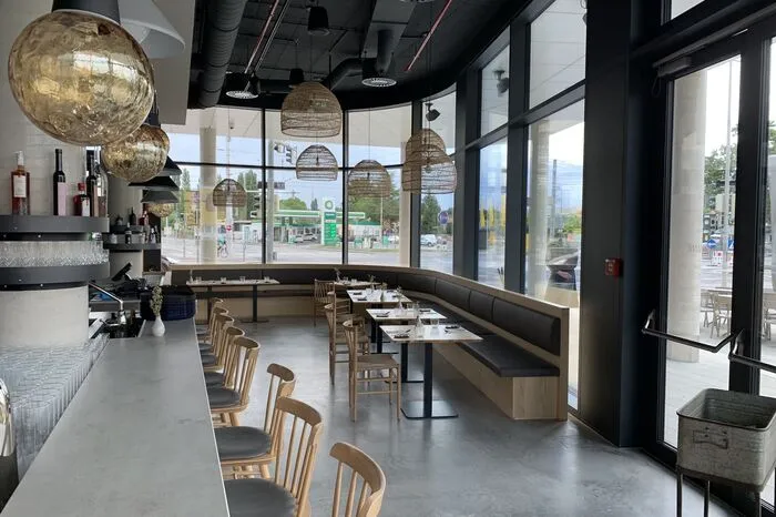 Das Lokal Arravane (Kantina und Kafe) soll Gerichten aus  hochwertigen Lebensmitteln aber fairen Preisen punkten.