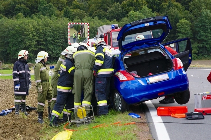 Die Feuerwehren Leitersdorf, Feldbach und Fehring wurden zum Unfallort alarmiert.
