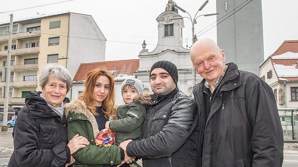 Christa und Horst Schneider betreuen die Familie Hovsepyan  aus Armenien, die nach dreieinhalb Jahren im Land vor der Abschiebung stehen