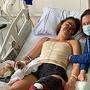 Alice Merryweather mit schweren Gesichtsverletzungen im Krankenhaus
