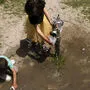 Flüchtlinge sollen in Bosnien in eine neue Unterkunft umgesiedelt werden, die sich auf einer ehemaligen Deponie und nahe eines Minenfeldes befindet