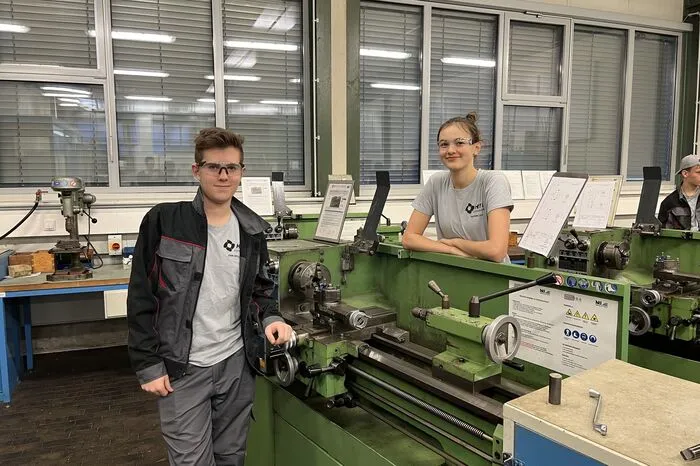 Wie auch in anderen Fachrichtung der HTL werden verschiedene handwerkliche und fertigungstechnische Kompetenzen vermittelt.