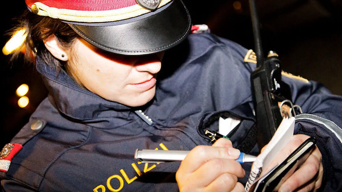 Die Polizei sucht den Lenker eines weißen Pkw oder Transporters