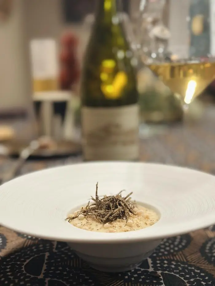 Camembert-Espuma, dem Mascarpone und den Essigzwiebeln.