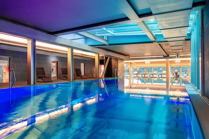 Im Sommer gibt es nichts herrlicheres als den Sprung in das kühle Nass. Bei John Harris können Sie rund ums Jahr im Pool trainieren 