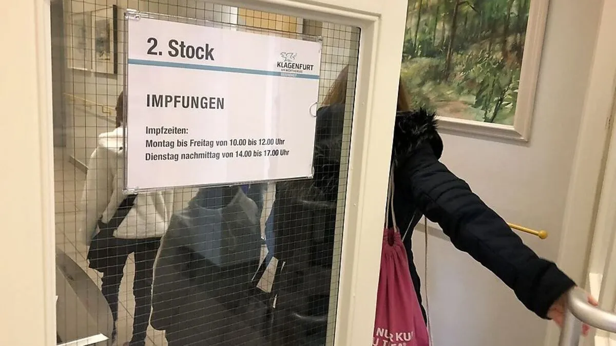 Dutzende Eltern nutzten den schulfreien Dienstag, um ihre Kinder am Klagenfurter Gesundheitsamt impfen zu lassen