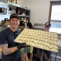 Ö3-Moderator Andi Knoll auf der Suche nach dem Geheimrezept für Osttiroler Schlipfkrapfen