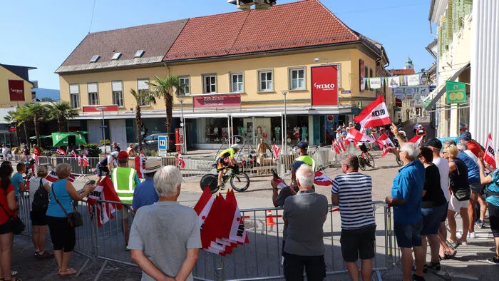 Bitte klicken Sie sich durch die Bilder!