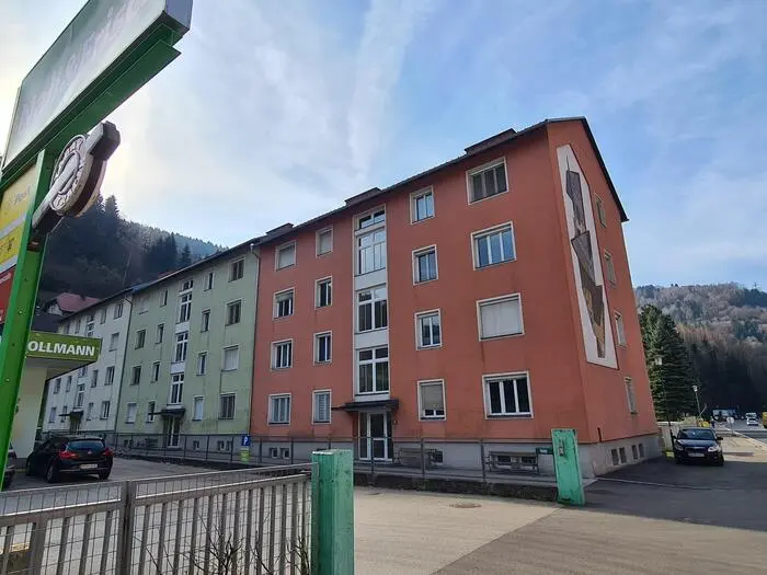 Die Wohnobjekte St. Gertraud 53, 54 und 55 südlich vom „Nah&Frisch“-Markt werden entkernt und generalsaniert