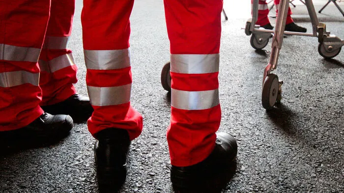 Nach der Erstversorgung wurde eine Frau mit dem Rettungshubschrauber ins Krankenhaus geflogen