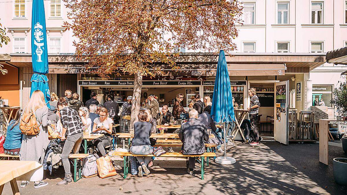 Am Bauernmarkt im Gastgarten sitzen - ab 15. Mai soll das mit Einschränkungen wieder möglich sein