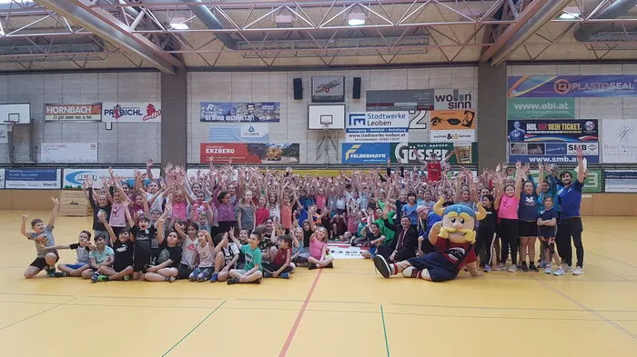 Teamgeist, Beweglichkeit, Sportverständnis, Motivation und vor allem ganz viel Freude am Handball-Spielen standen am Dienstagvormittag beim mittlerweile dritten Technikcup der Leobener Volksschulen in der Sporthalle Donawitz am Programm.