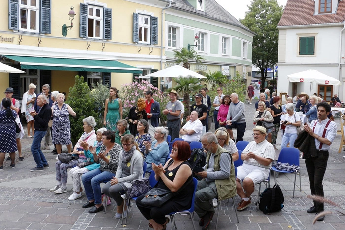...in der "Flaniermeile" der Weizer Altstadt.