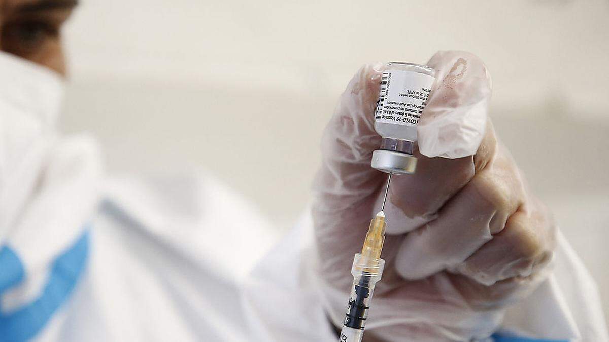 Diskussionen um Corona-Impfung für neue Spitals-Mitarbeiter