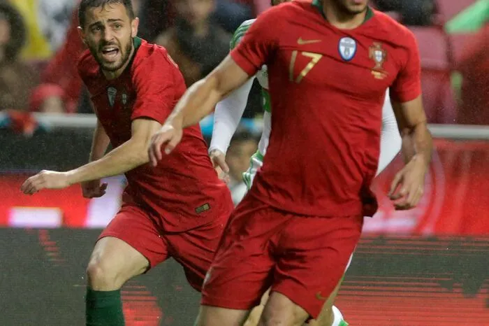 Goncalo Guedes (Portugal, 21): Mit zwei Toren im finalen WM-Test der Portugiesen gegen Algerien drängte sich der Angreifer für die Start-Elf des Europameisters auf. Der bei Benfica Lissabon ausgebildete Guedes gilt als künftiger Topstürmer, Paris Saint-Germain nahm ihn im Jänner 2017 um eine Ablösesumme von 30 Millionen Euro unter Vertrag und stach dabei auch Manchester United aus. Der Flügelstürmer wurde in der vergangenen Saison an Valencia verliehen und war dort Stammkraft. Sein Debüt im Nationalteam gab Guedes schon mit 18 Jahren, bisher kam er jedoch erst auf zehn Länderspiele (3 Tore).