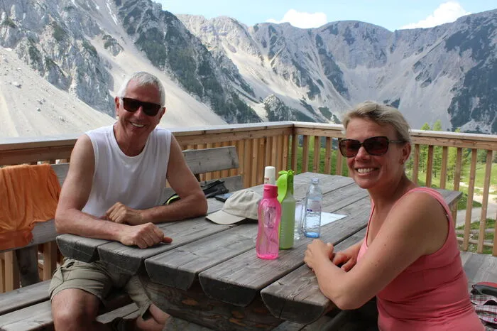 Urlauber aus den Niederlanden. Pieter und Irene Jansen haben in Kärnten einen Zweitwohnsitz: "Und wir wandern immer zu den schönsten Plätzen", sagen sie. Daher auch zur Klagenfurter Hütte.
