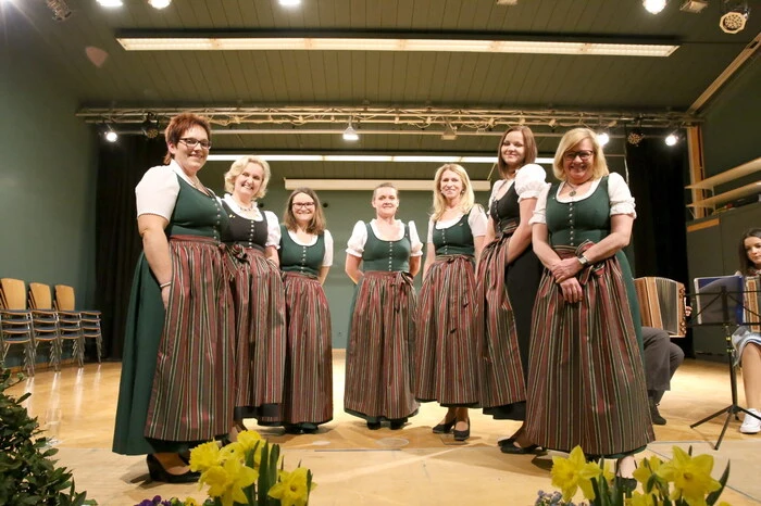 ... sowie die Singgemeinschaft „Wimitzer Berge“ (Leitung Anna Kienberger). 
