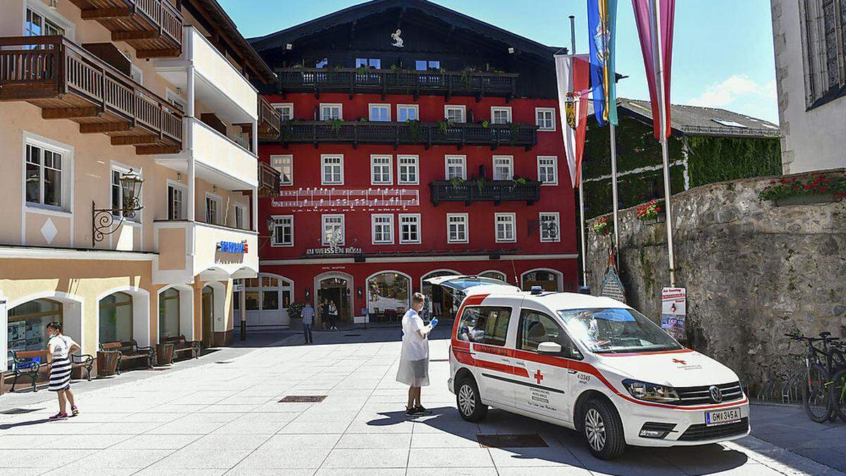 Ein Soldat der Schwarzenbergkaserne in Salzburg ist in Zusammenhang mit dem St. Wolfgang-Cluster in OÖ an Covid-19 erkrankt