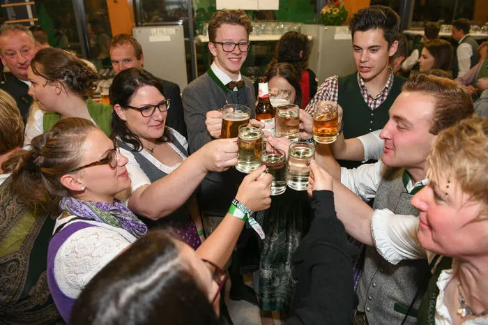 Prost auf eine gelungene Ballnacht!