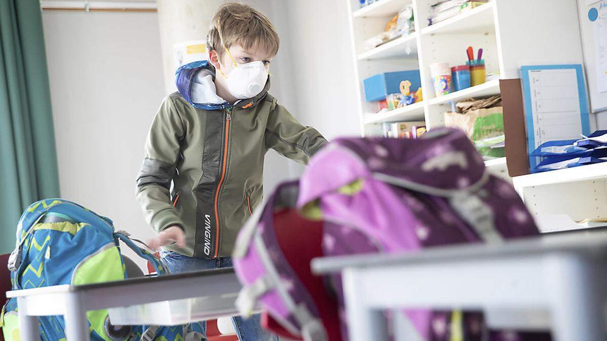 Am Montag startet die Schule für die Unter-14-Jährigen