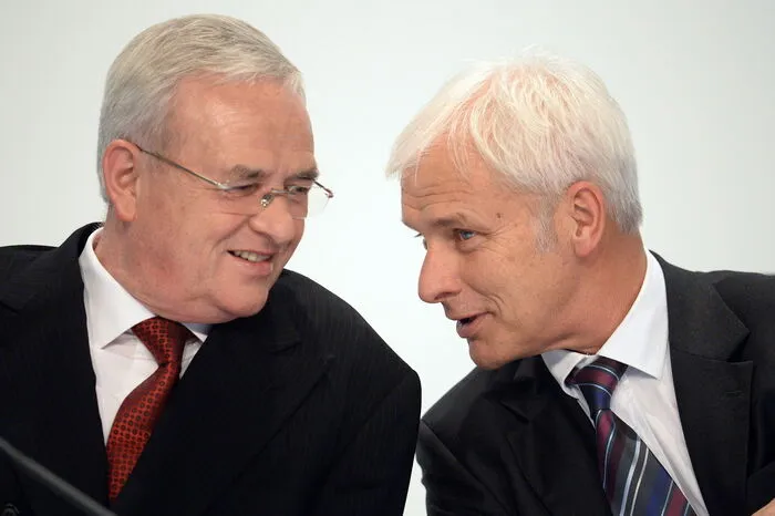 Winterkorns Nachfolger wurde Matthias Müller, der zuvor die Position des Vorstandes der Sportwagen-Tochter Porsche innehatten und erst im März auch in den Konzern-Vorstand berufen worden war.