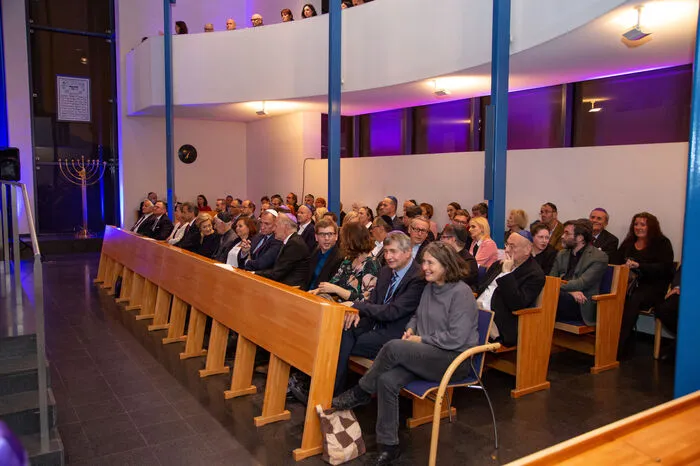 62 Jahre nach der Reichsprogrommnacht wurde die neue Synagoge am 9. November 2000 eröffnet.