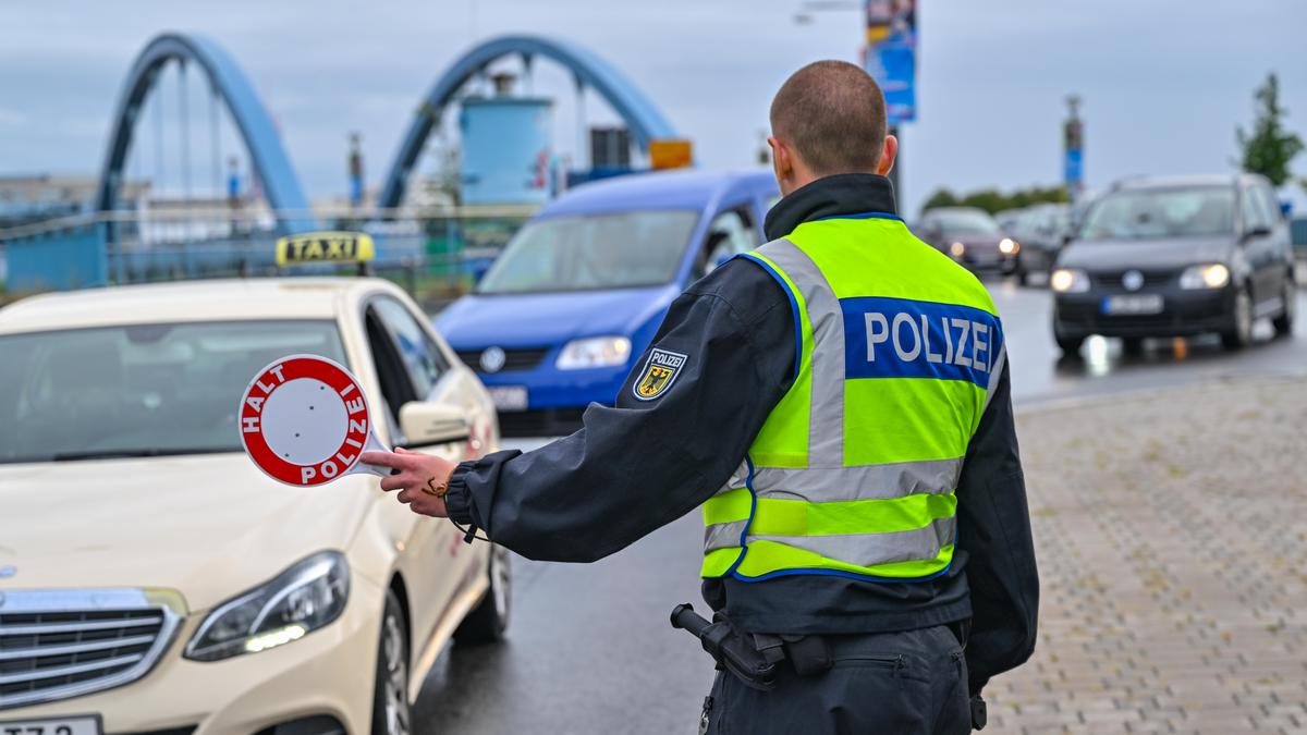 Bitte Stopp: Deutschland wechselt in der Migrationspolitik sanft die Spur