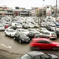 Voller Parkplatz bei der Shoppingcity Seiersberg