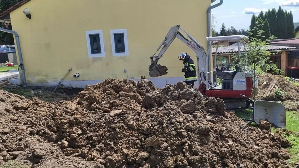Mit einem Bagger wurde in Ludersdorf eine Gasleitung beschädigt