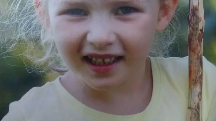 Miriam Marth (6) grüßt den Kindergarten St. Ruprecht und ihre Freundin ...