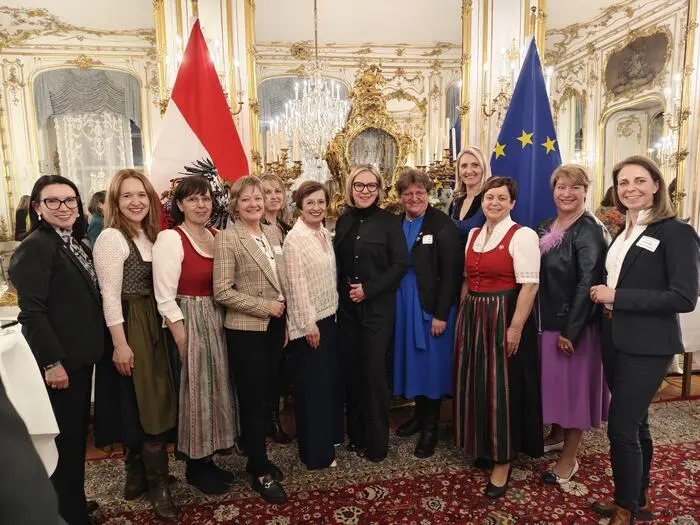 Doris Schmidauer (Bild Mitte) bei der Bürgermeisterinnen-Tagung heuer in Wien